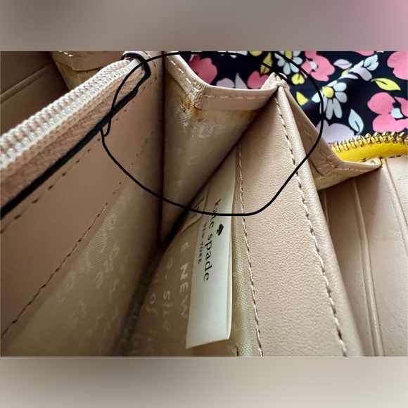 *SOLD* Kate Spade Go Fly a Kite Wallet - Picture 14 of 16